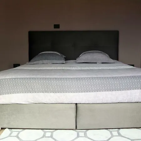 Apartman Apartma Sobe Pulec Dobrovo