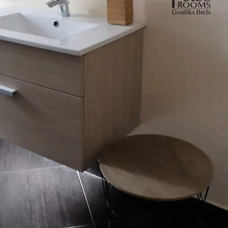 Apartma Sobe Pulec