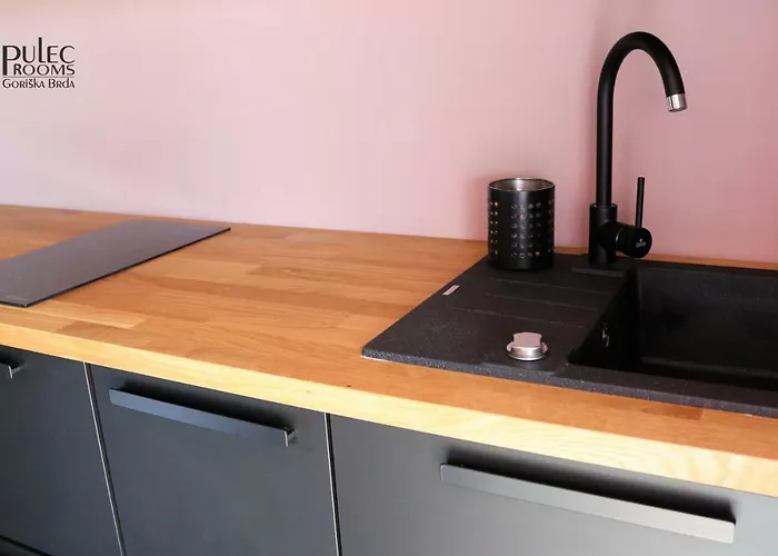 Διαμέρισμα Apartma Sobe Pulec Dobrovo